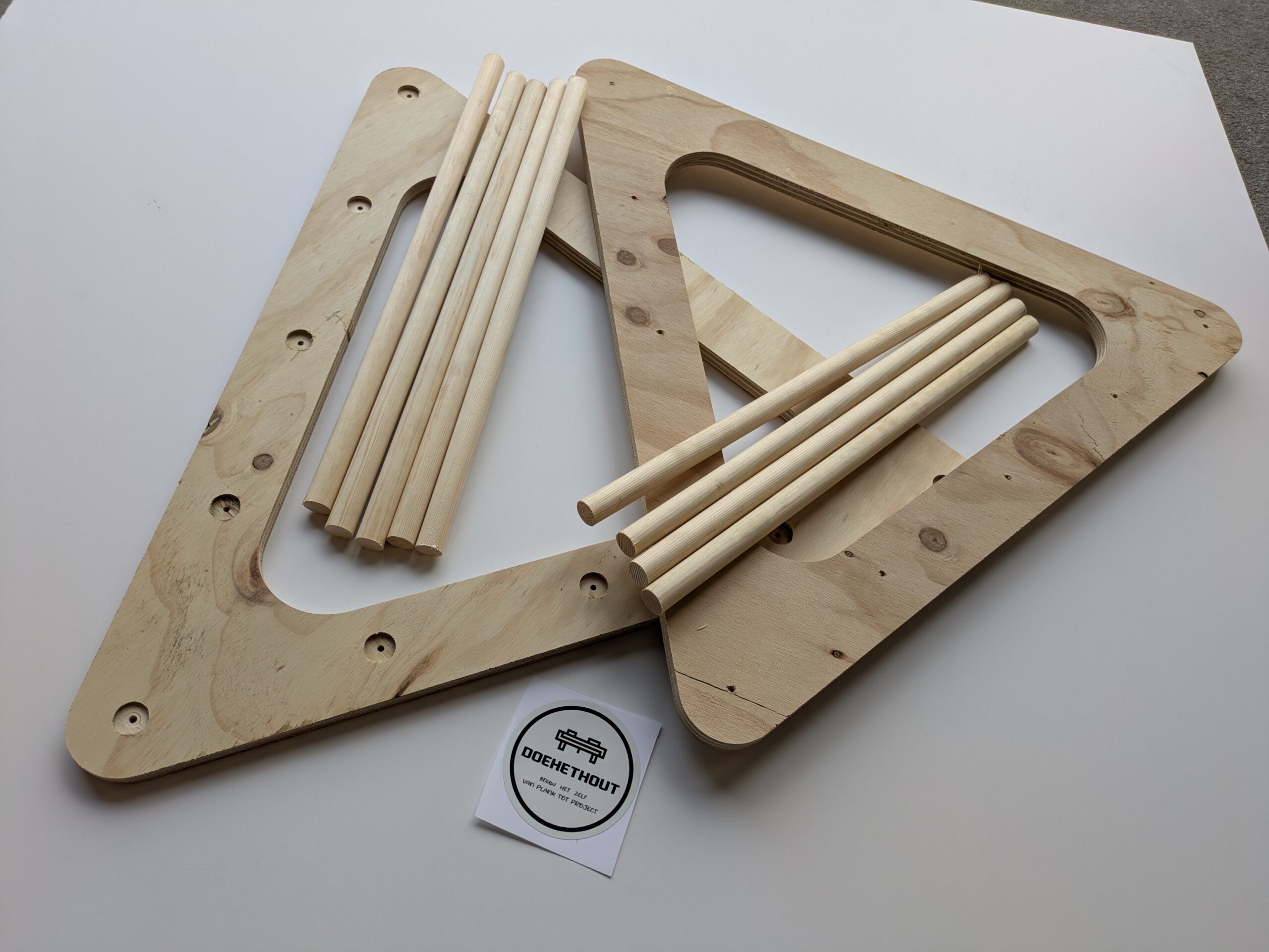 XL Klimdriehoek 1 Bouwpakket XL Klimdriehoek Speeltoestel – Doe het Hout